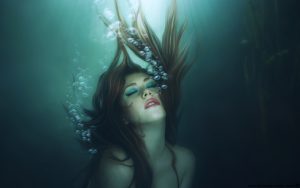 underwater-woman
